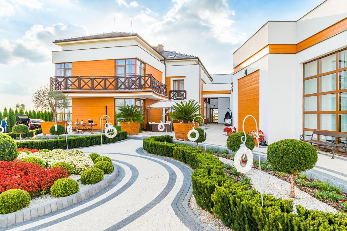 Łaszków Hotel Kristoff מראה חיצוני תמונה