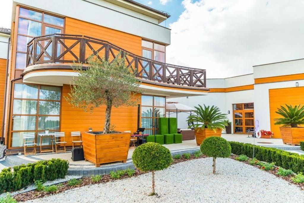 Łaszków Hotel Kristoff מראה חיצוני תמונה